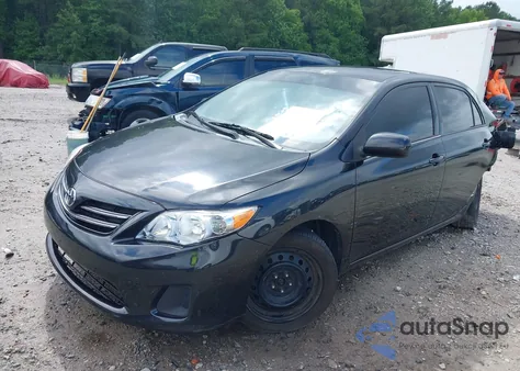 2013 Toyota Corolla L/Le/S/S Special Edition/Le Special Edition z USA, uszkodzony, nr VIN 2T1BU4EE2DC010453